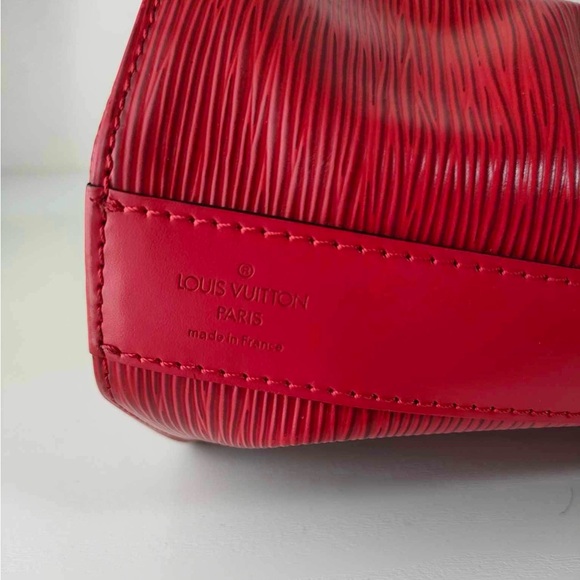 Louis Vuitton Epi Sac D'epaule Castillan - Picture 7 of 16